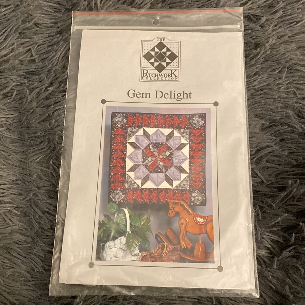Gem Delight patchwork wall hanging pattern